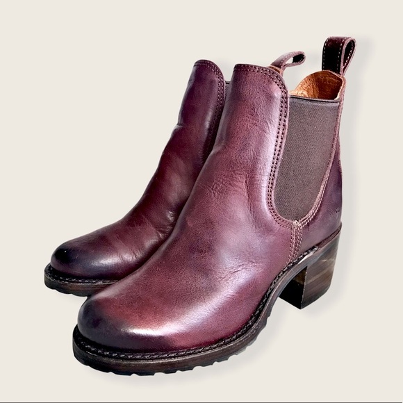 Frye Sabrina Chelsea Burgundy Genuine Leather Vintage-Retro Moto Ankle Booties - Picture 8 of 16